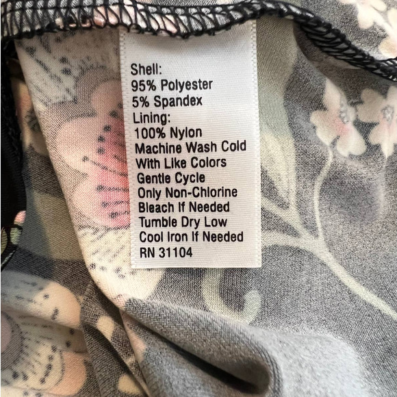 New KAARI blue Dress in Black Pink Multicolored Floral w/Cutout Sleeves Size XS - Picture 5 of 6